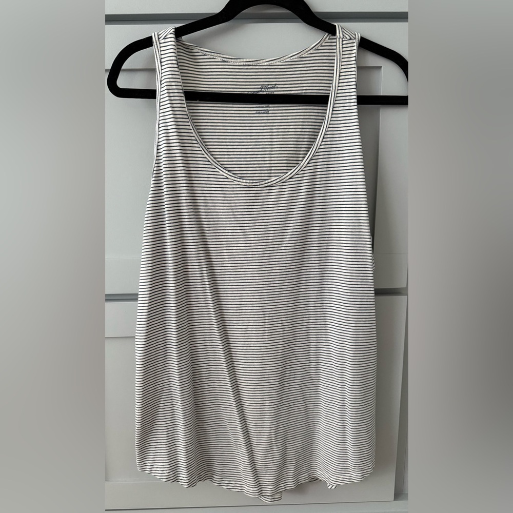 Universal Threads XXL Tank Top